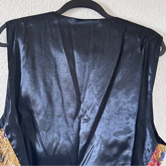 Tan-Chho VTG Women’s Beaded Vest Fits Up to Large Mustard Blue Red Bird Floral - Picture 9 of 11